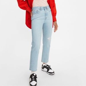 Levi’s Wedgie Straight Fit Distressed Light Wash Jeans 29W x 28L NWT